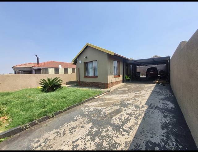 3 BEDROOM HOUSE FOR SALE IN NATURENA